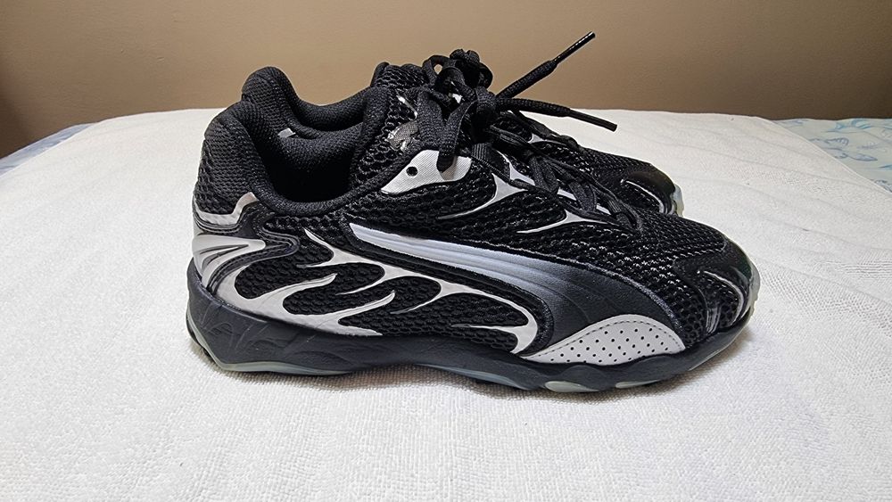Женские кроссовки " PUMA" размер 37,5