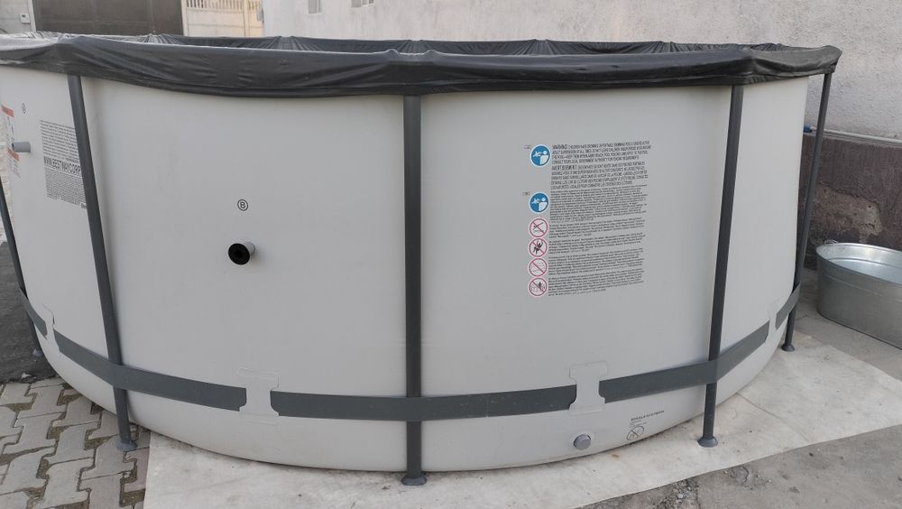 Продам большой семейный бассейн