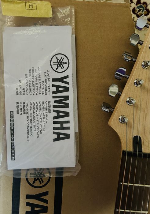 Электрогитара Yamaha Pacifica 012