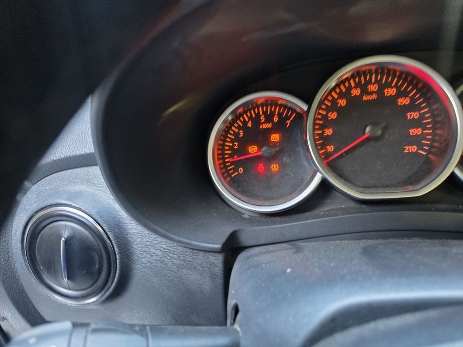 Dacia Lodgy 04/2020 Stepway 1.5 Blue DCI 7 locuri  pilot clima Avariat