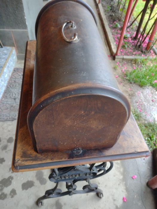 Masina de cusut Singer