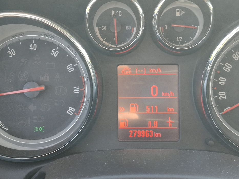 Opel astra sedan 2017