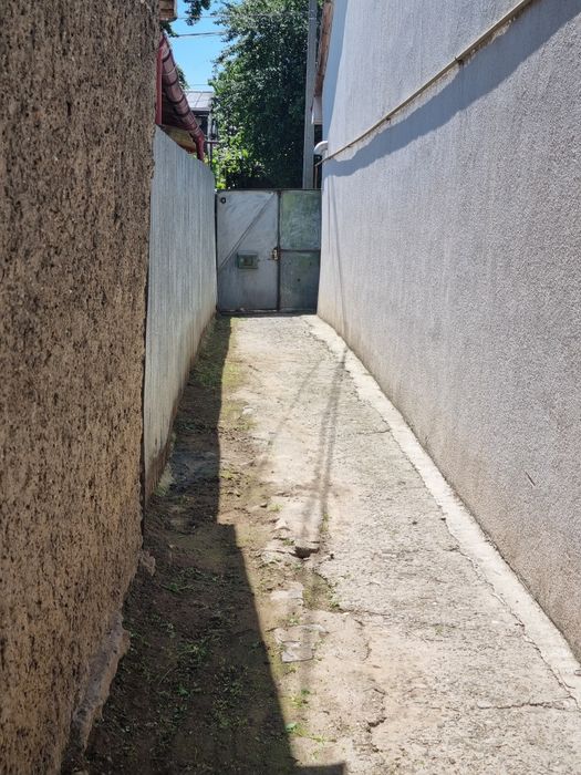 Casă de vânzare zona piata saracă