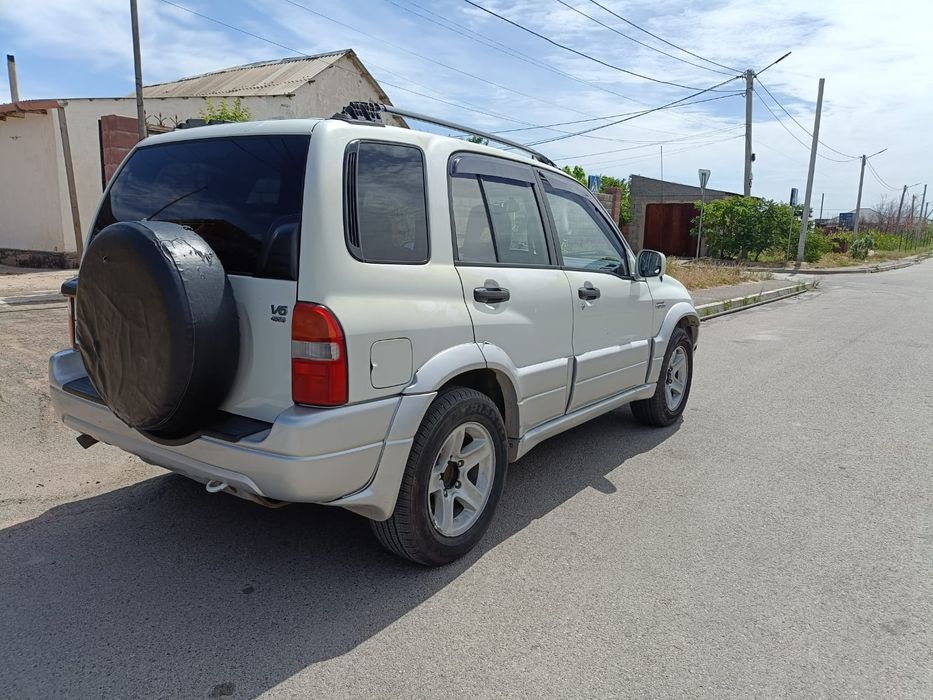 Продам срочно машину