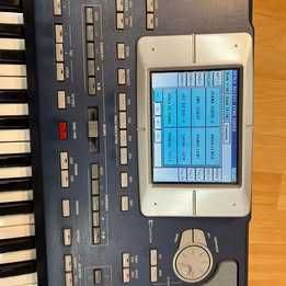 Korg Pa800 – stare foarte bună, ecran tactil, funcțional 100%, profi