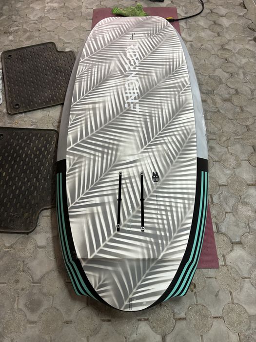 Vând setup complet Wingfoil / SUP Foil / Wake Foil – ideal pentru începători, școli de wingfoil sau rideri care vor un echipament stabil și ușor