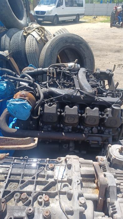 Motor Mercedes Benz V8 OM 422