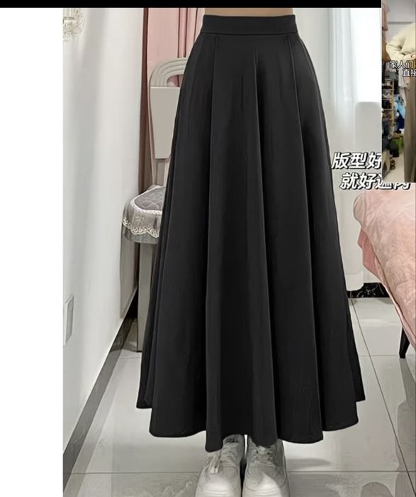 Юбка атласная черного цвета