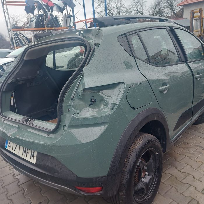 Aripa spate stanga / dreapta Bara spate Haion Dacia Sandero Stepway 3