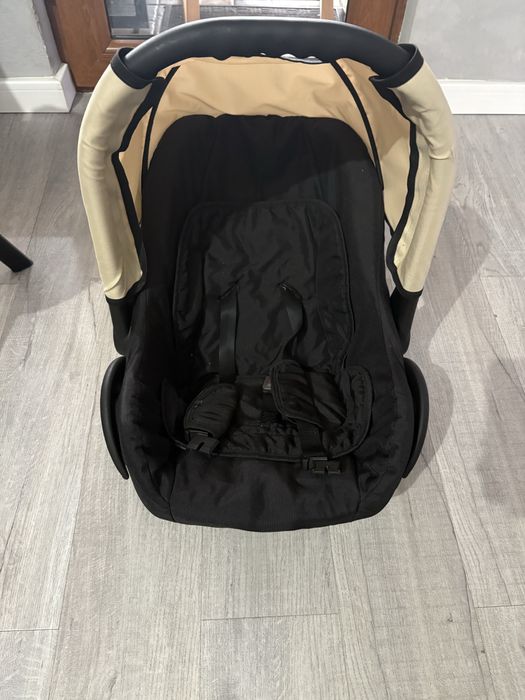Carucior 3 in 1 ( nu Cybex, Stoke, etc)