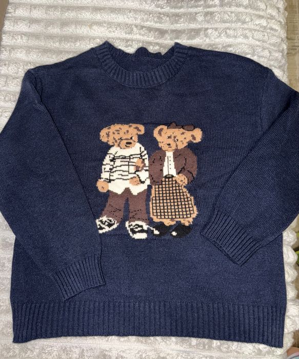 Свитер темно-синий с мишками новый