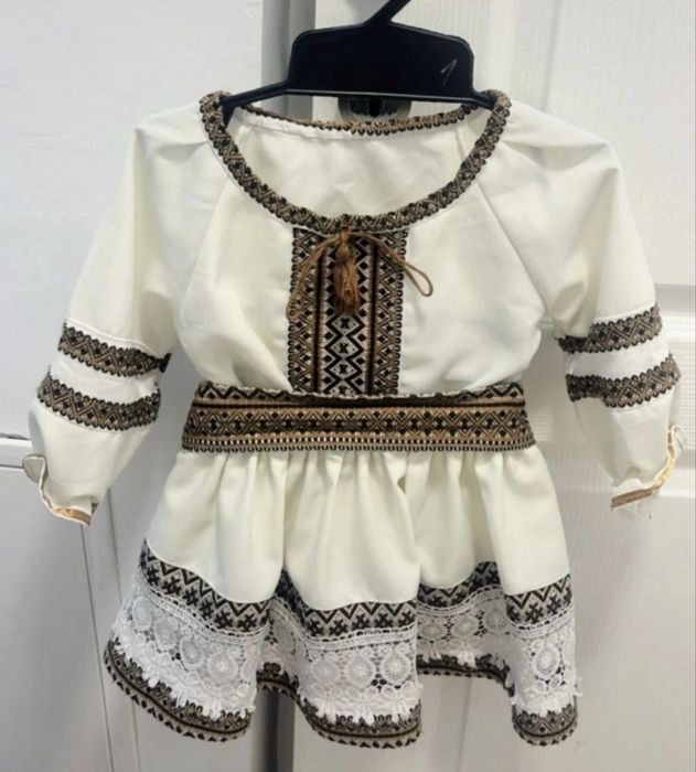 Costum popular fetita
