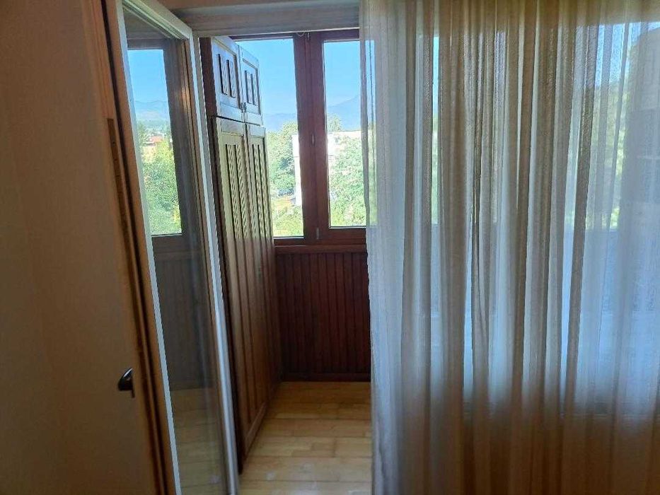 Apartament cu 3 camere ,de vanzare, in Petrosani,stada Independentei