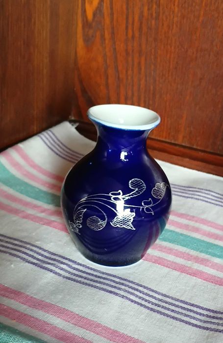 Винтажная фарфоровая вазочка