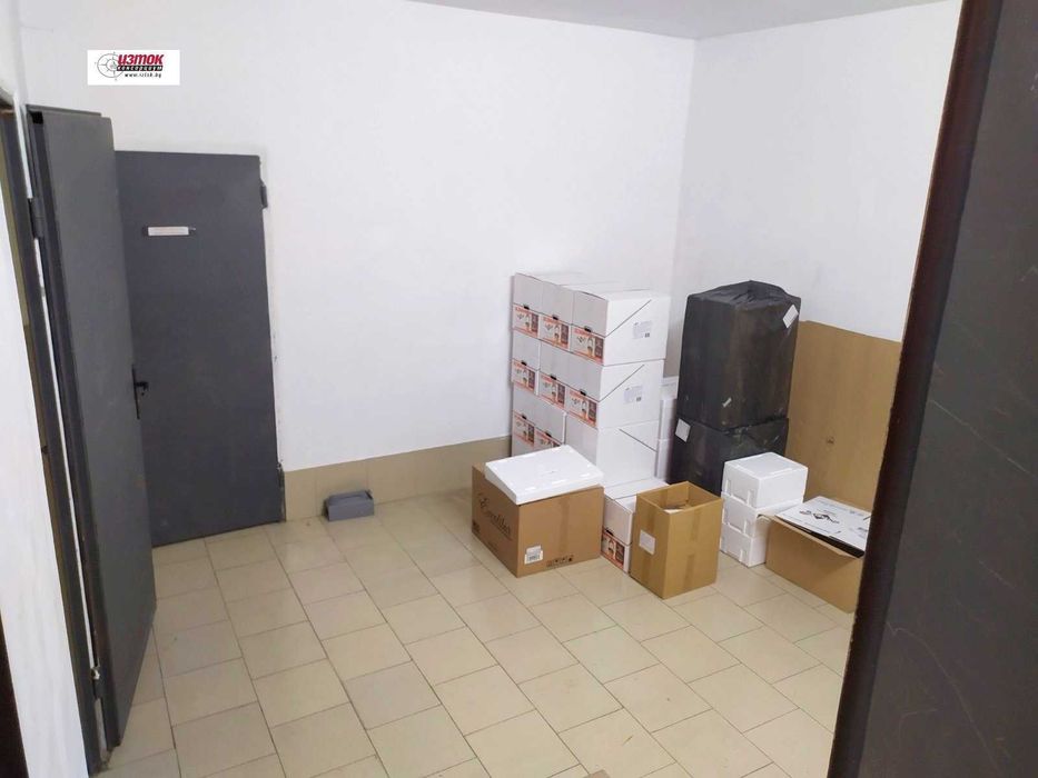 Дава се под наем Промишлена сграда в с. Хаджи Димитър, Област Добрич - 200 кв.м за 765 € - Снимка #13