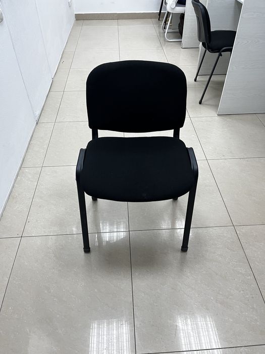 Продам офесные стулия 15 шт