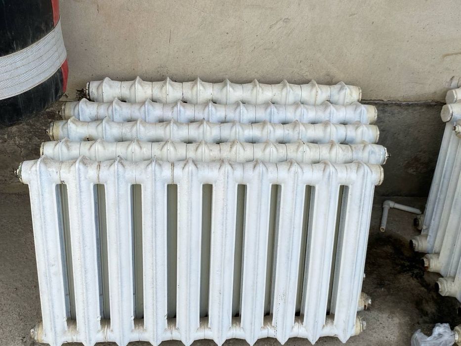 Chugun radiatorlar sotiladi