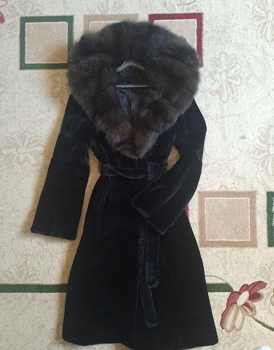 Норковая шуба продается