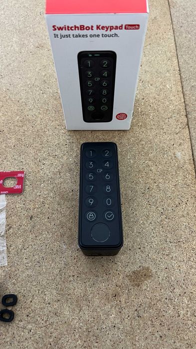 SwitchBot Smart Keypad Touch – acces cu amprentă
