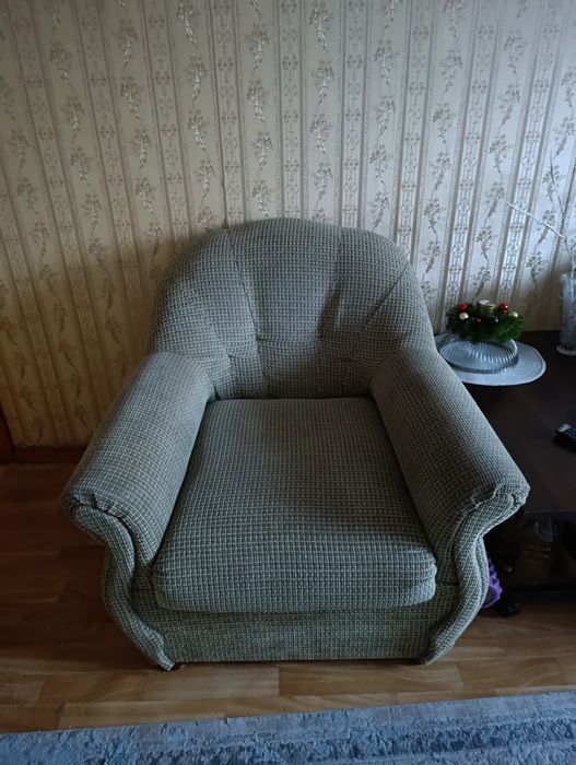 Отдам 2 кресла состояние хорошее