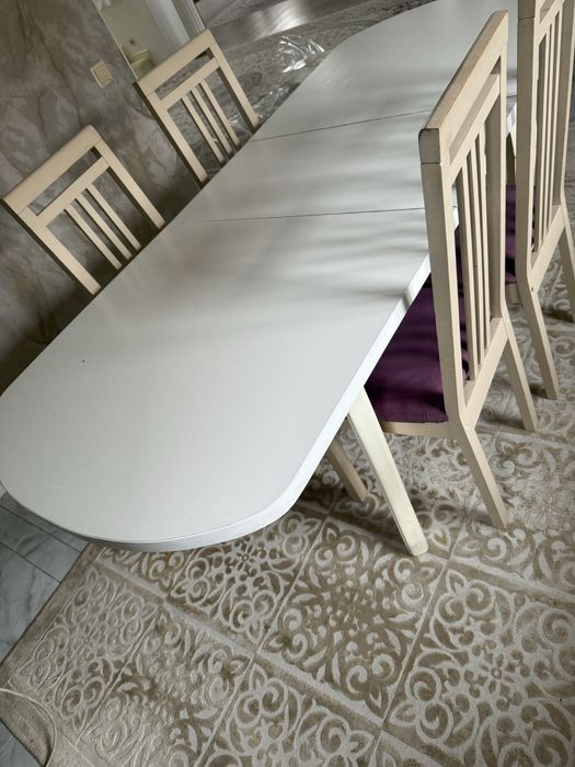 Стол со стульями на кухню