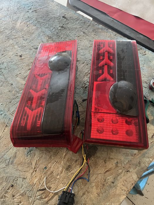 Продам задний фонари на ваз