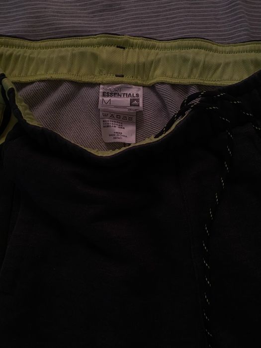 Продам трико Adidas Essentials