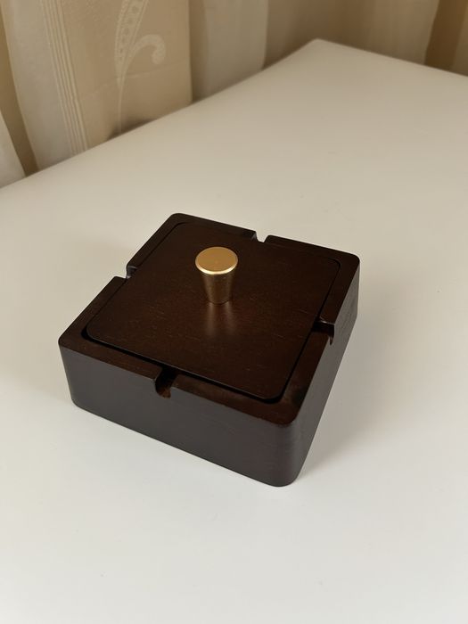 Дървен пепелник за пури с капак и метална вложка – нов