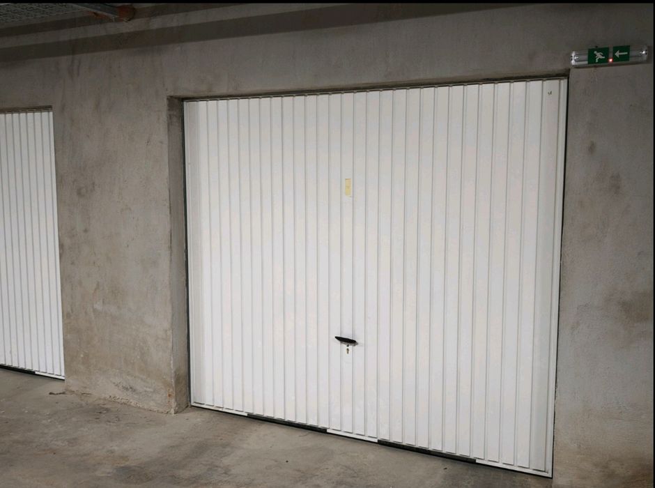 Гараж под наем Малинова долина