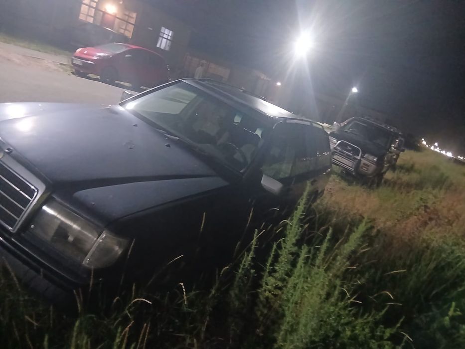 Продам машину Mercedes-Bensz E200