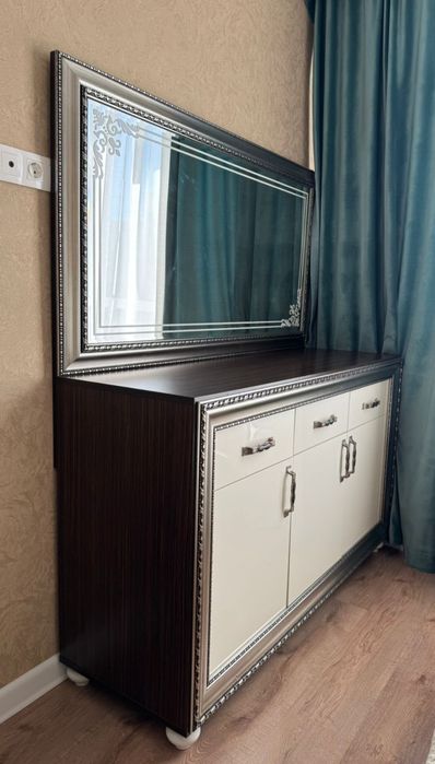 Продам шикарный комод!