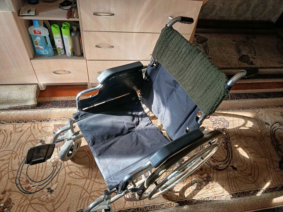 Инвалидная коляска в хорошем состоянии.