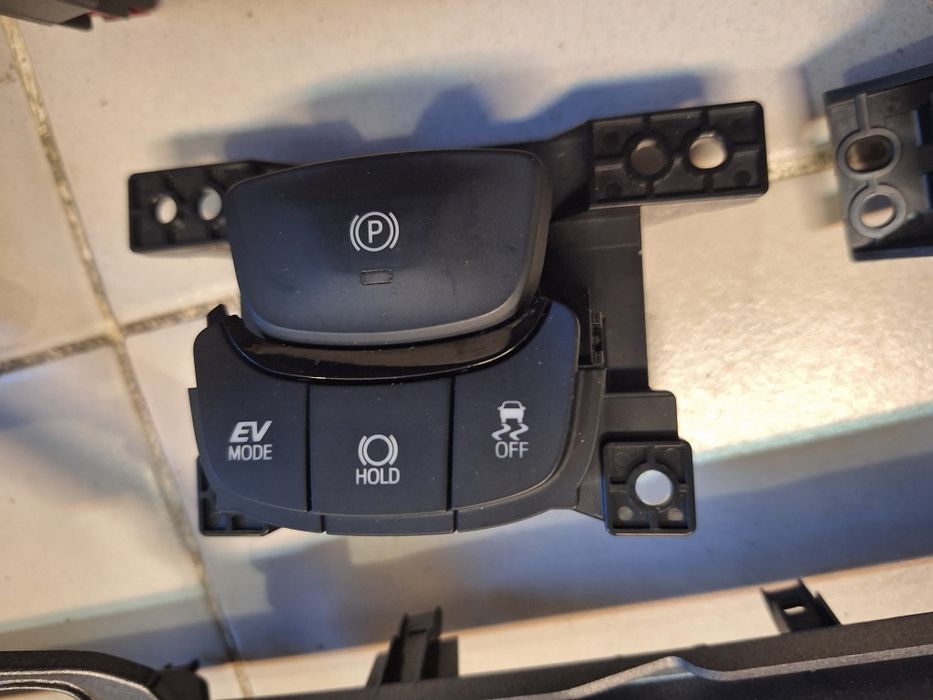 Части от Toyota C-HR facelift