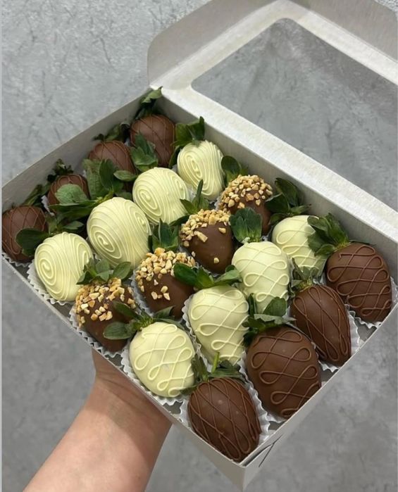 4900тг Клубника в шоколаде