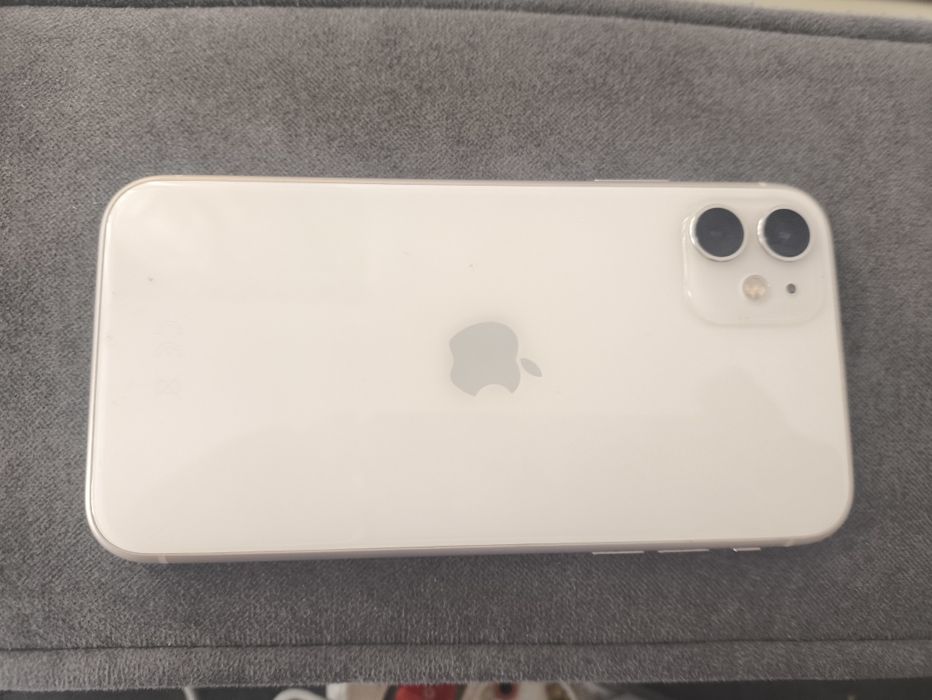 Айфон 11 , белый