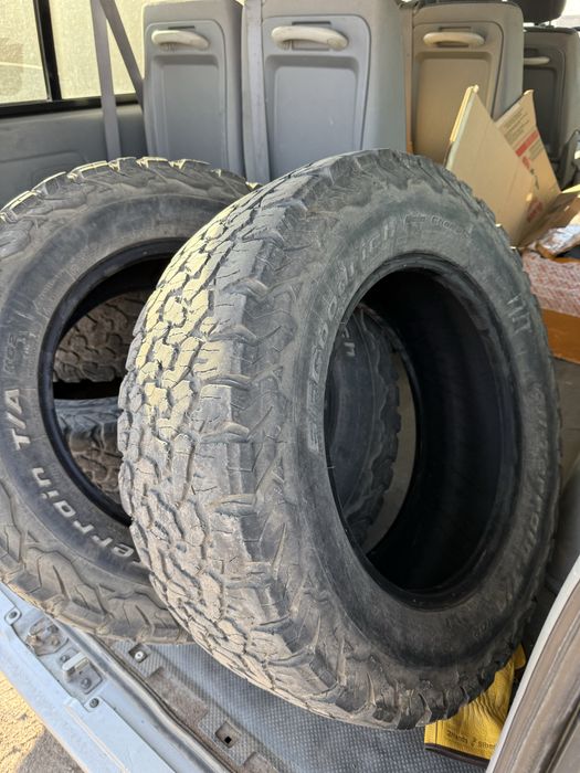 Продам шины б/у BFGoodrich 265/65/17