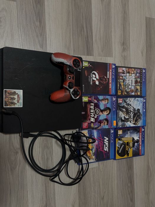 Продавам ps4 slim