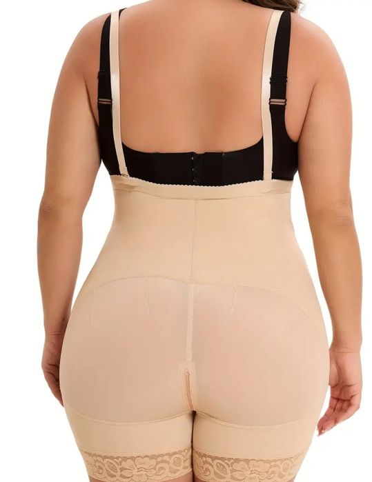 Стягащо дамско бельо