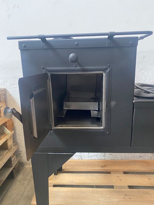Soba neagra,tip cizma cu plita si cuptor,putere 10 KW