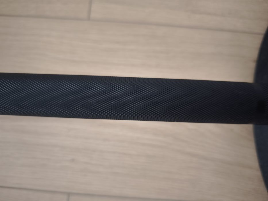 Bara Olimpica 50/51 mm 220 cm Negru Auriu Sarcina Max 680kg Heavy Duty Weightlifting Powerlifting Bodybuilding CrossFit