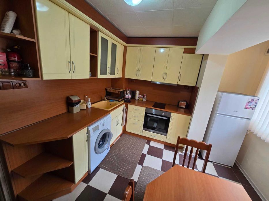 Гарсониера в отлично състояние в кв. Тракия