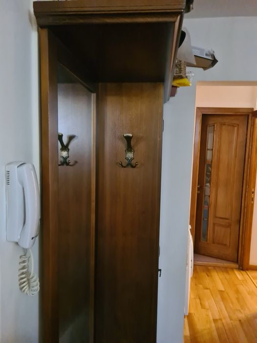 Vand cuier hol lemn cires