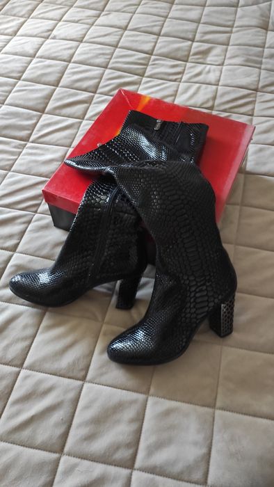 Сапоги кожаные под питона