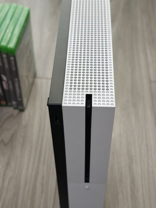 Xbox One S 1TB ca nou