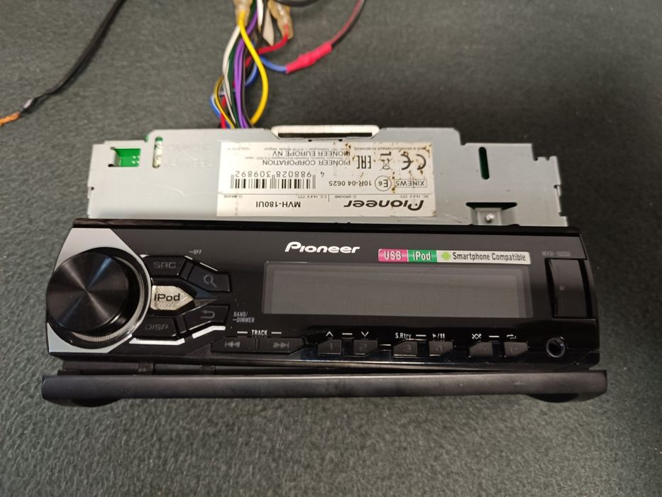 Vând player multimedia Pioneer mvh 180ui
