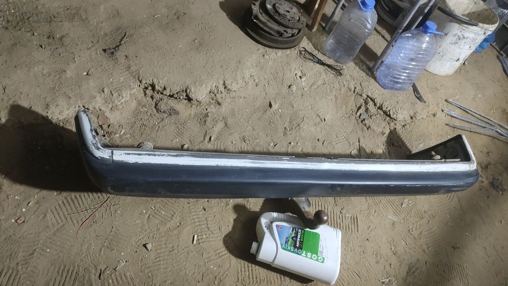 Продам бампер задний