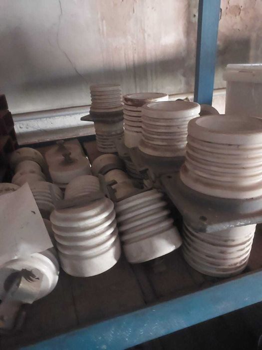 Продам изоляторы