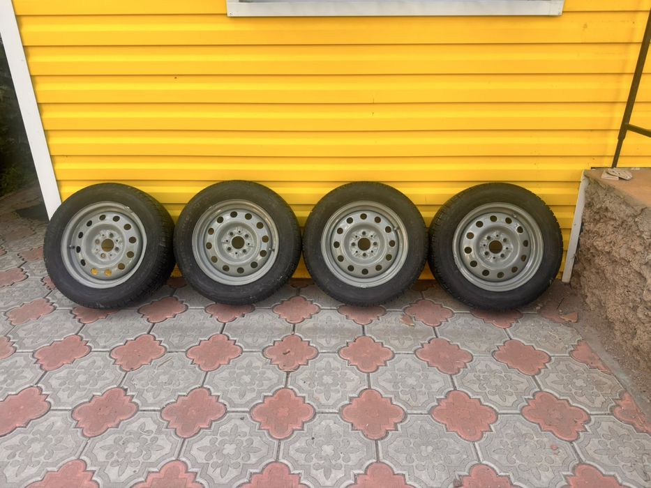 Продам комплект 185/60/R14