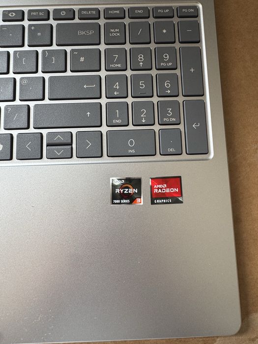 HP Laptop 15.6 foarte bun folosit 2 zile