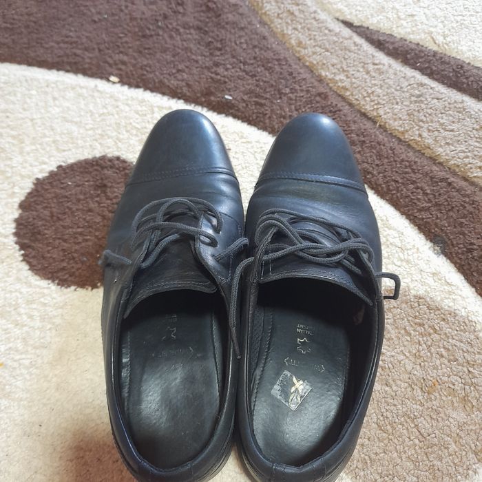 Vand pantofi barbatesti de la Geox made in Maroc negrii masura 41 trim